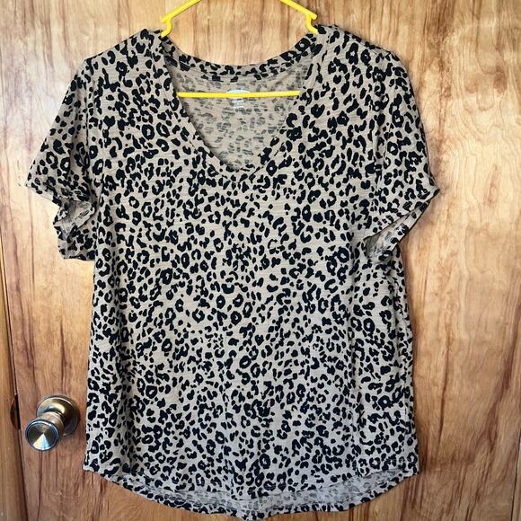 Old Navy Short Sleeve Animal Cheetah Leopard Print T-Shirt Size Large - Picture 1 of 6